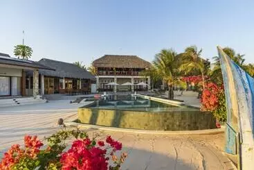 ベッドアンドブレックファースト Manduna Resort