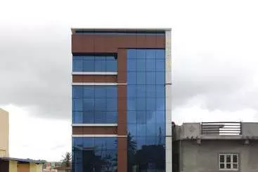 Hotel Guru Comforts By Oyo Rooms