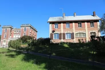 Majatalo Gite Du Chateau De Mecquignies