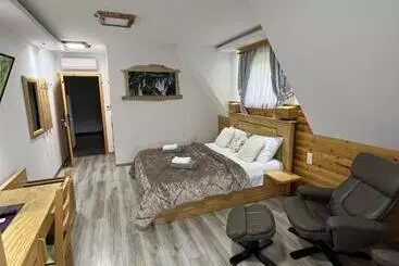 ペンション Rustic Inn River