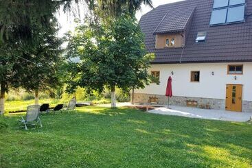 ペンション Rustic Inn River