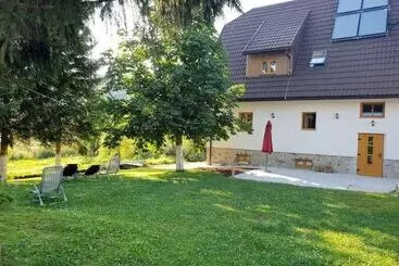 Majatalo Rustic Inn River