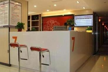 فندق 7 Days Premium Jingjiang Fuhai New World Automobile Terminal Branch