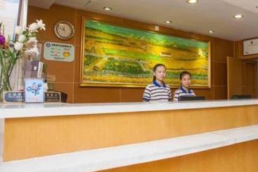 Отель 7 Days Inn Yangshuo Bus Termiinal Station Branch