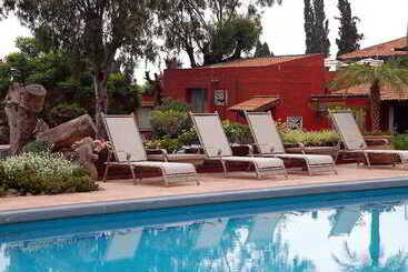 Villa San Jose Hotel & Suites