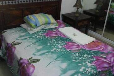 تختخواب و صبحانه Rolando Share Apart