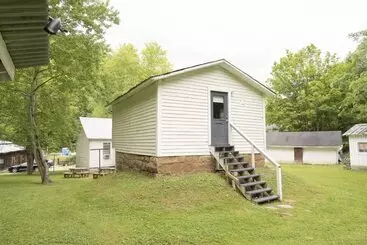Country Road House And Berries Bed & Breakfast   Farm Stay