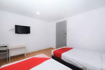 Hotel Oyo 90089 N H Inn