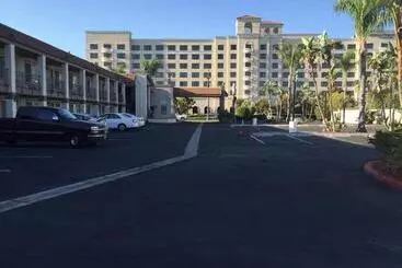 Отель Queens Inn Anaheim