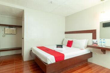 Otel Reddoorz @ Paterno Street Tacloban