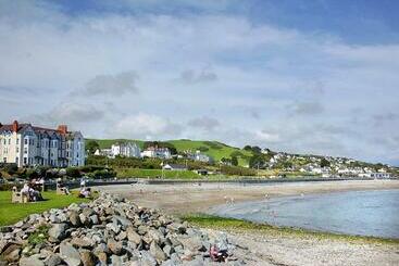 استراحتگاه Bron Eifion Lodges