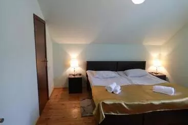 پانسیون Anano Guest House