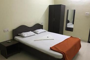 Resort Visava Cottages Kihim Beach