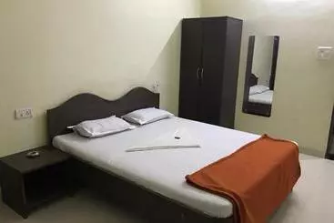 Resort Visava Cottages Kihim Beach