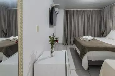 Pensione Casa Villa Noronha Suites