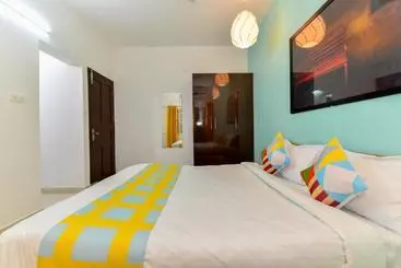 ホテル Oyo Flagship 76411 Iqbal Apartments