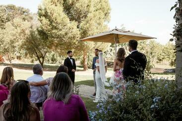 بنسيون Guinevere Guest Farm