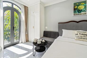 هتل The Royal Homies  Phu My Hung