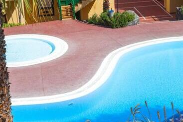 Apartamentos Oasis San Antonio