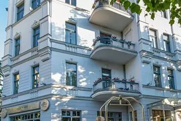 هتل Louisa's Place