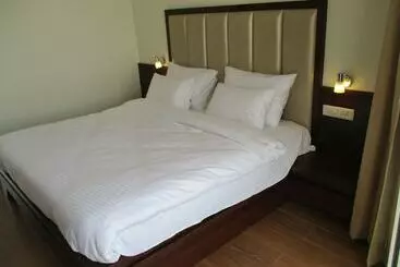 Sentara Hotel And Resort