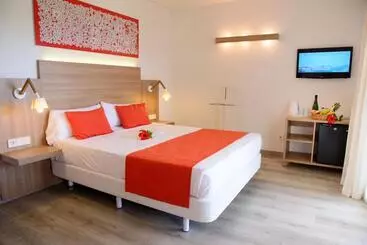 Отель Cala Llenya Resort Ibiza