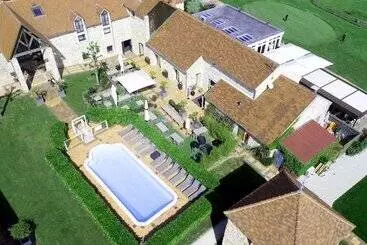 בית מלון כפרי Les Suites   Domaine De Crécy