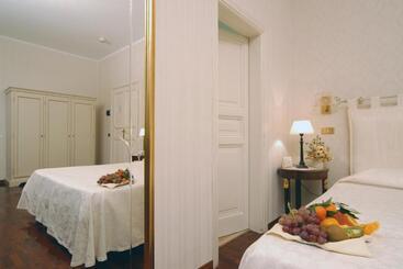 Отель Villa Aricia