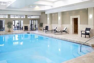 Szálloda Pinestone Resort & Conference Centre