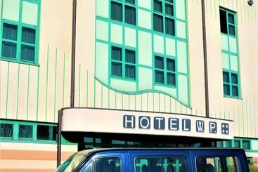 Hotel West Point Airport