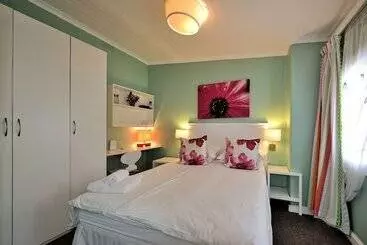 דירות לתיירים Barry Hall Apartments