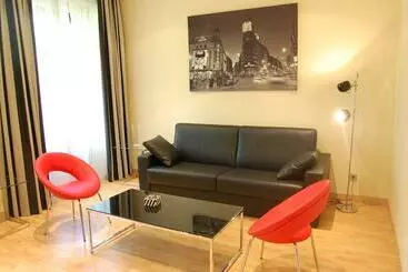 Apartamentos Blume Conde Aranda