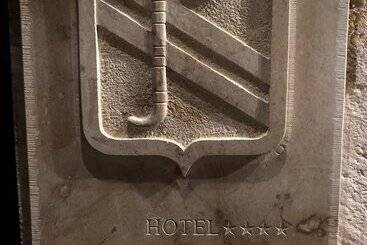 هتل Abbaye De Maizieres