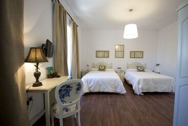 Отель Rusticae Las Casas Del Cónsul