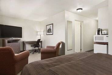 בית מלון כפרי Days Inn By Wyndham Steinbach