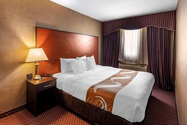 호텔 Quality Inn Toronto Airport