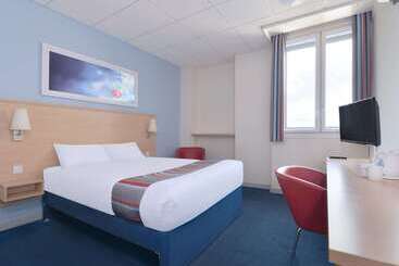 ホテル Travelodge Birmingham Maypole
