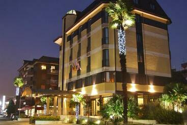 ホテル Tiffany Milano