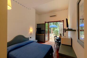 Отель Villaggio Cala Mancina