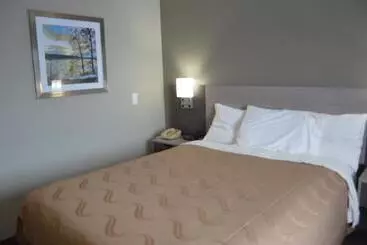 酒店 Quality Inn & Suites Grove Cityoutlet Mall