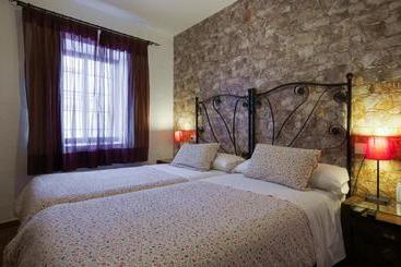 تختخواب و صبحانه Almudawar