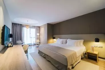 هتل Barcelo  Oviedo Cervantes