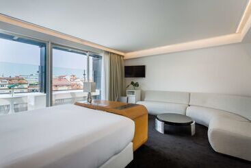 هتل Room Mate Oscar