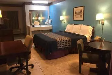 汽车旅馆 Texas Inn And Suites City Center At University Dr