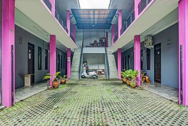 Hotell Oyo 90187 Puri Alissa Syariah