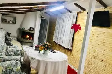 ペンション Traditional Cottage With Fireplace By Lake Ohrid