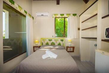 ペンション Pousada Elfos