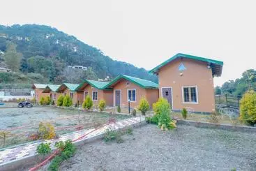 هتل Oyo 76934 Pine Hill View Resort