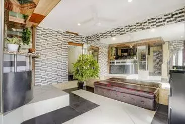 Hotel Oyo 90131 Vin Stay Cokro