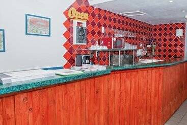 Cămin Auberge De Jeunesse Hi Nîmes